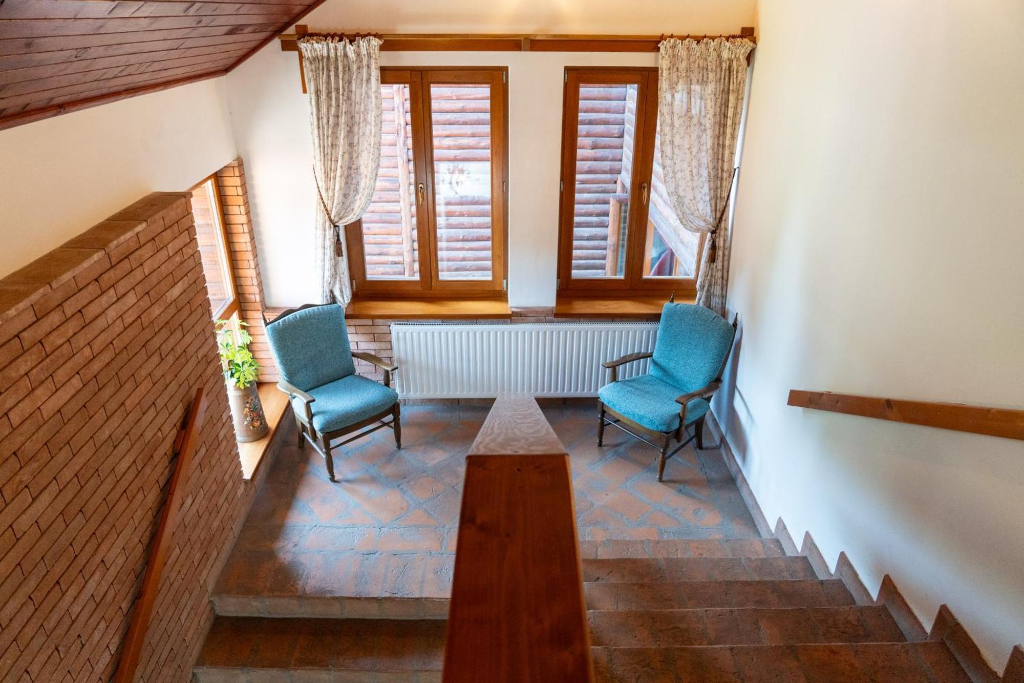 5.Evszak Hotel Sfântu-Gheorghe Exterior foto
