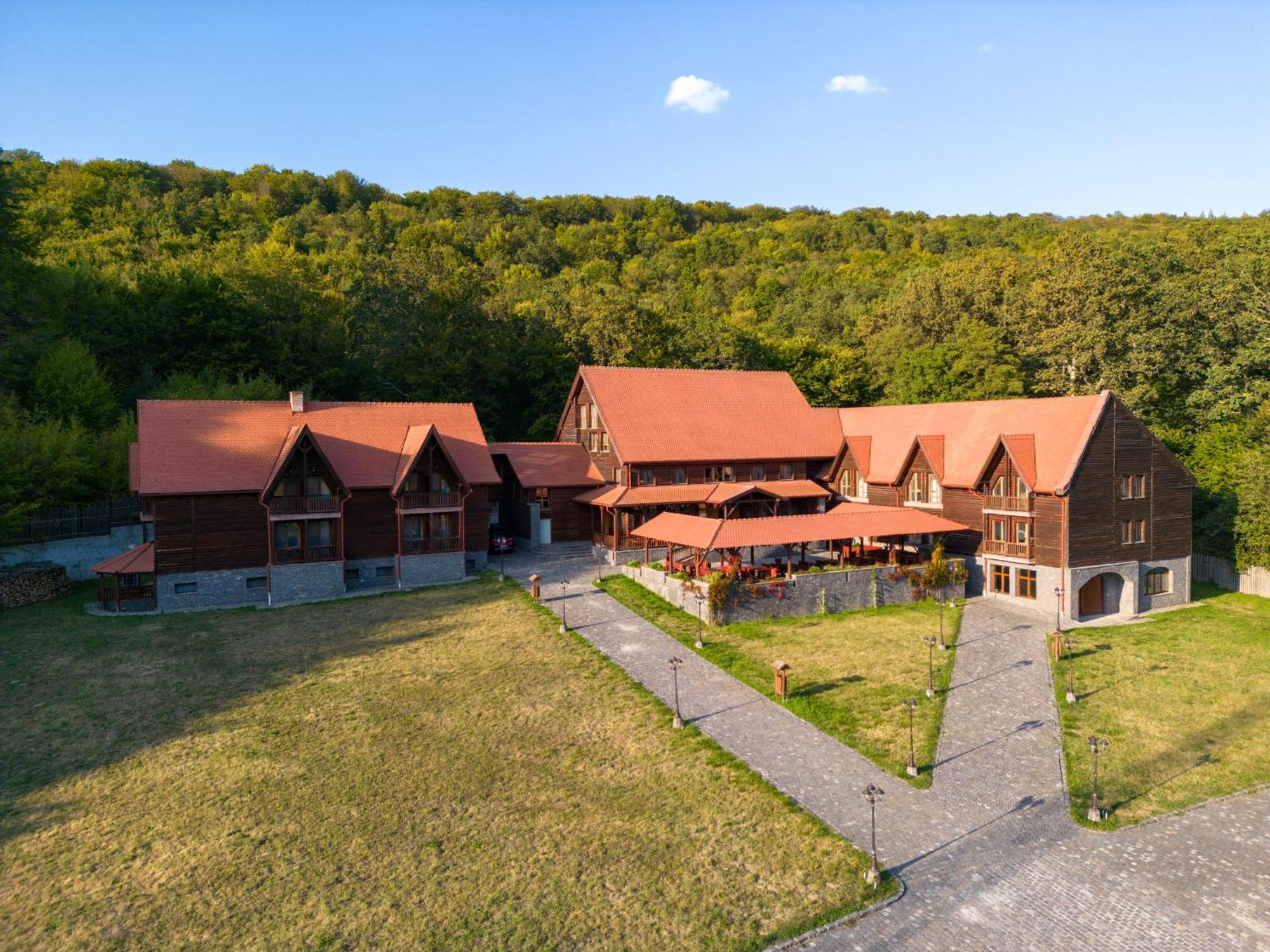 5.Evszak Hotel Sfântu-Gheorghe Exterior foto