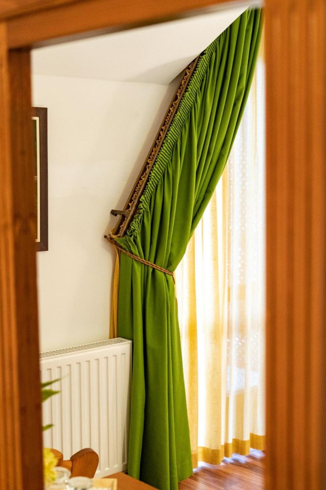 5.Evszak Hotel Sfântu-Gheorghe Exterior foto
