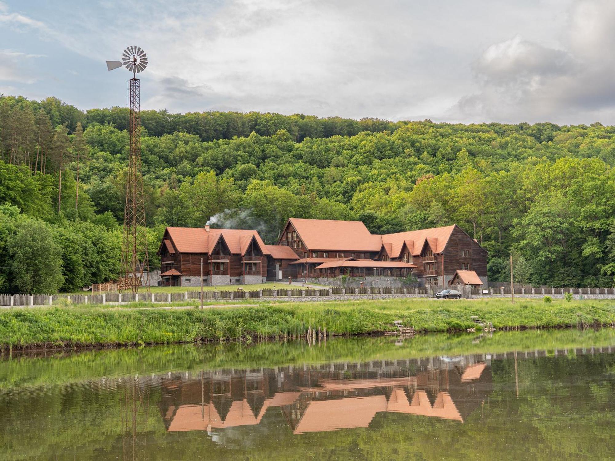 5.Evszak Hotel Sfântu-Gheorghe Exterior foto
